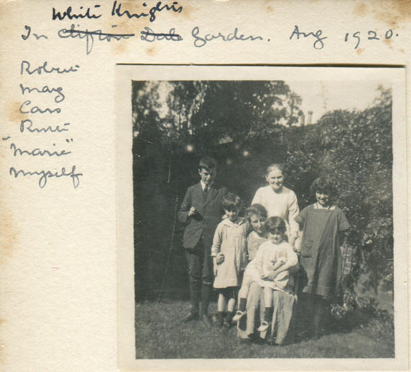 Mary, Robert, Margaret, Caro & Ruth Pollard, and 'Marie', in Whiteknights Garden, August 1920