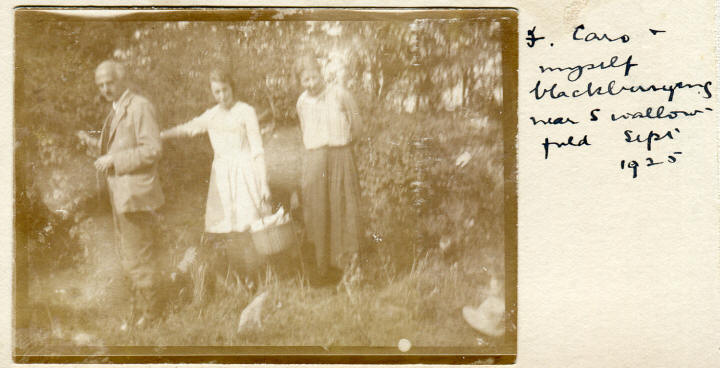 Frank, Mary & Carol Pollard blackberrying near Swallowfield, September 1925