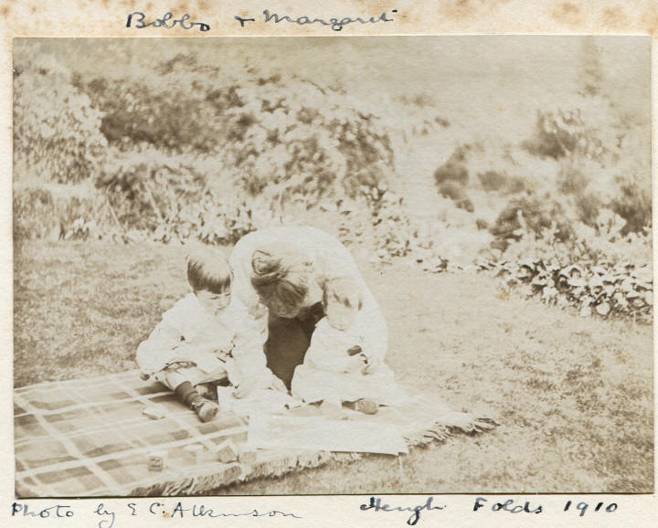 Mary, Robert & Margaret Pollard, Heugh Folds, 1910